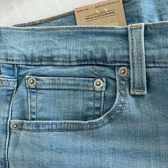 Levi’s Mid-Length Shorts Hypersoft Light Washed NWT SZ 14 32 W - Picture 3 of 13